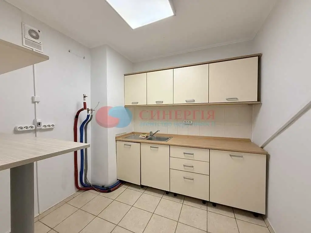 Фото Продаю офис, 360 кв. м, Костя Гордиенко пер. (Чекистов) 2а Киев, цена: 1200 USD, код 5927