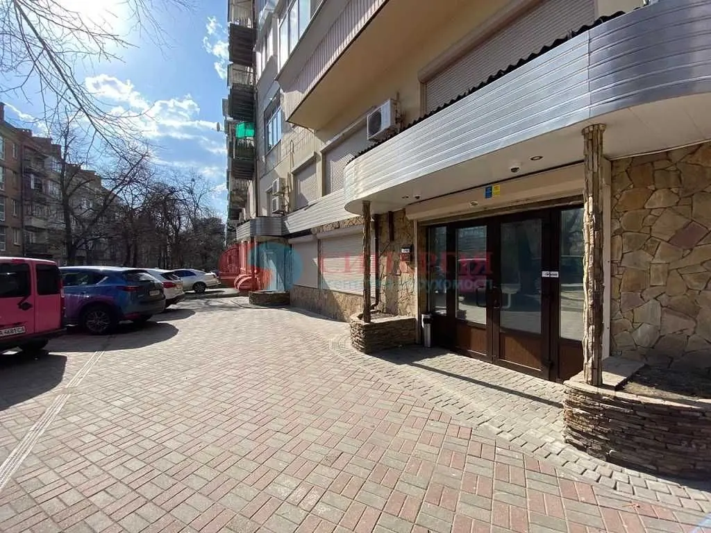 Фото Продаю офис, 360 кв. м, Костя Гордиенко пер. (Чекистов) 2а Киев, цена: 1200 USD, код 5927