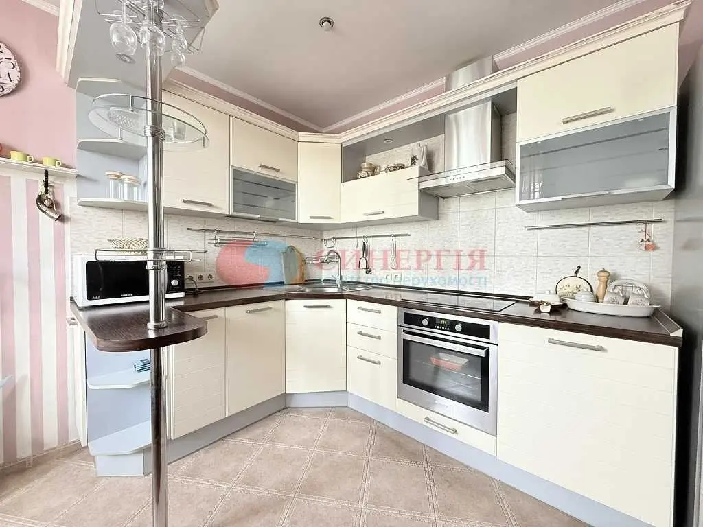 Фото Продаю 2 кімнатну квартиру, 78 кв. м, Макіївська вул. 8 Київ, ціна: 107000 USD, код 5930