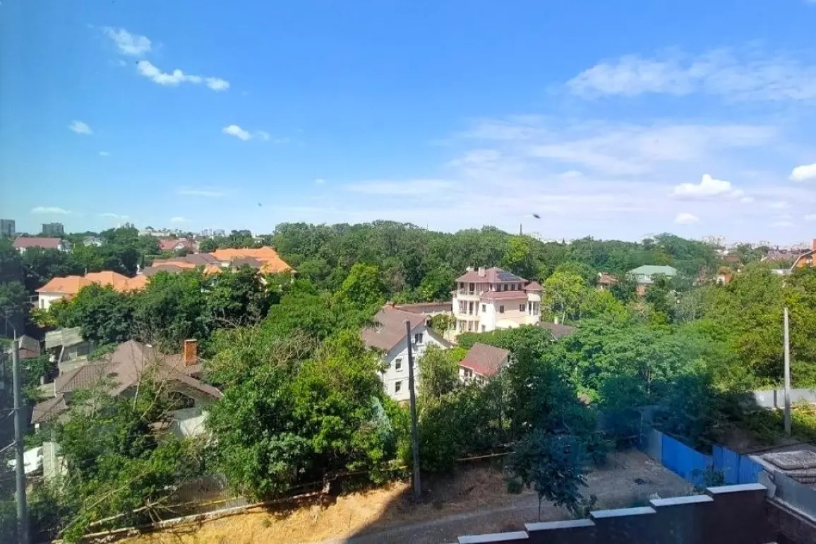 Фото Rent a 1-room apartment, Fontanska Road 118а/1 Odesa for long-term rent, price: 450 $, code 5932