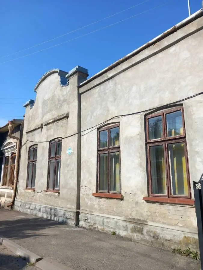Фото Selling a 3-room apartment, 95 sq.m., Vyzhnytsia, price: 46000 USD, code 5948