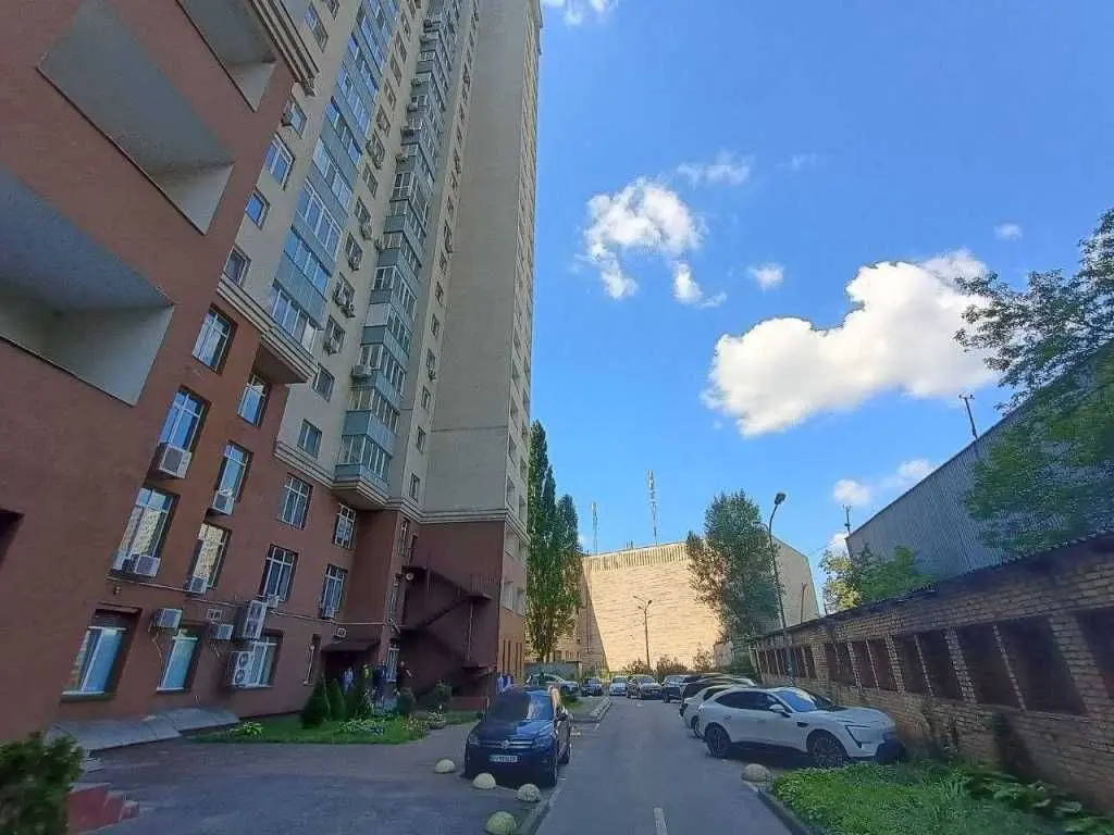 Фото Продаю 4-комнатную квартиру, 142 кв. м, Ованеса Туманяна ул. 15а Киев, цена: 315000 USD, код 5964