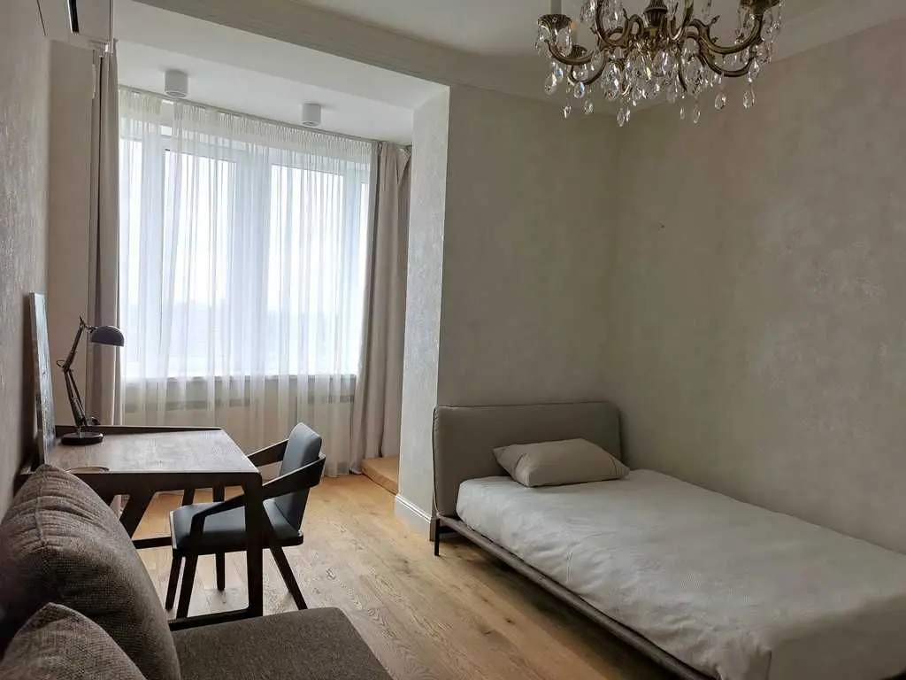 Фото Зняти 3 кімнатну квартиру, Лесі Українки бульв. 7В Київ в довгострокову оренду, ціна: 1000 EUR, код 5965