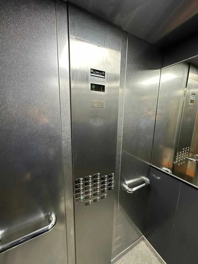Фото Selling a 2-room apartment, 69 sq.m., Rodyny Kristeriv street  Kyiv, price: 97900 USD, code 5966