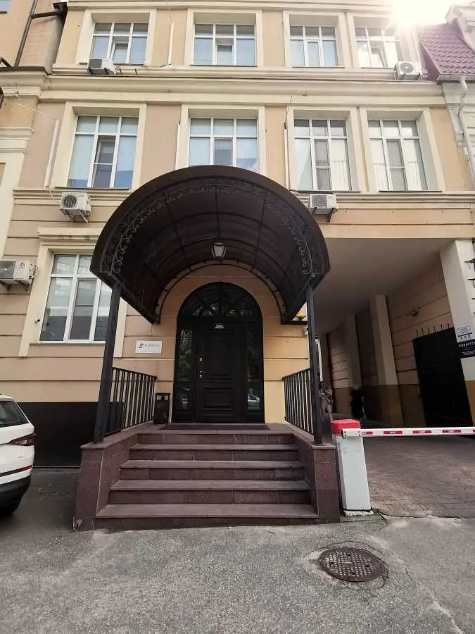 Фото Арендовать офис, Глубочицкая ул. 40 Киев в долгосрочную аренду, цена: 400 UAH, код 5968