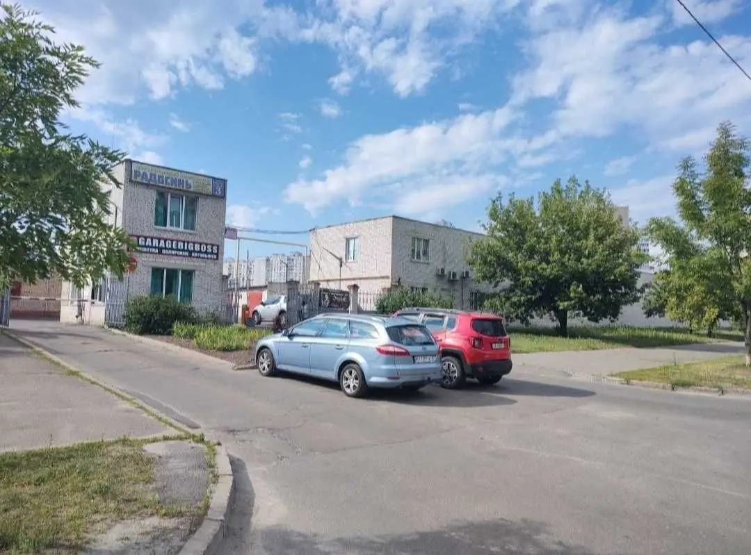 Фото Продаю паркінг, гараж, 40 кв. м, Радунська вул. 3 Київ, ціна: 22500 USD, код 5971