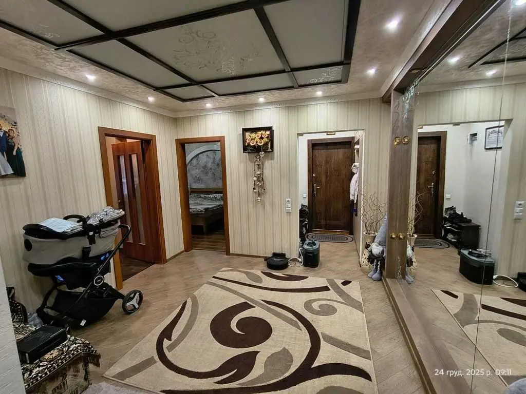 Фото Selling a 3-room apartment, 97 sq.m., Kyiv, price: 130000 USD, code 5972