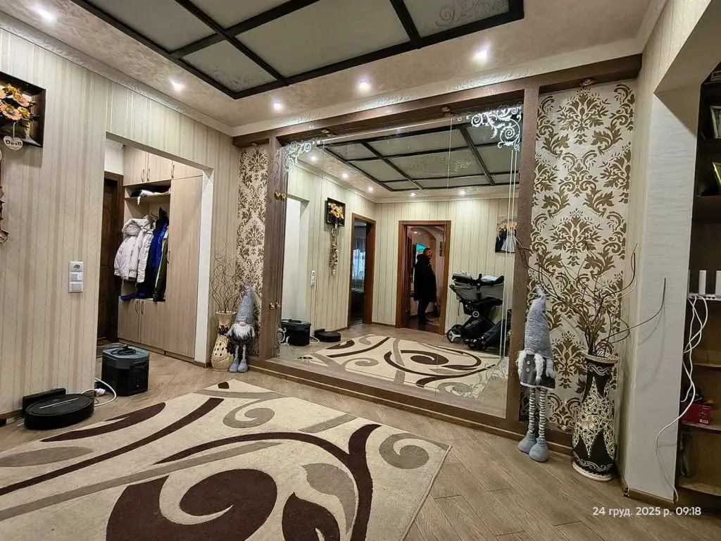 Фото Selling a 3-room apartment, 97 sq.m., Kyiv, price: 130000 USD, code 5972