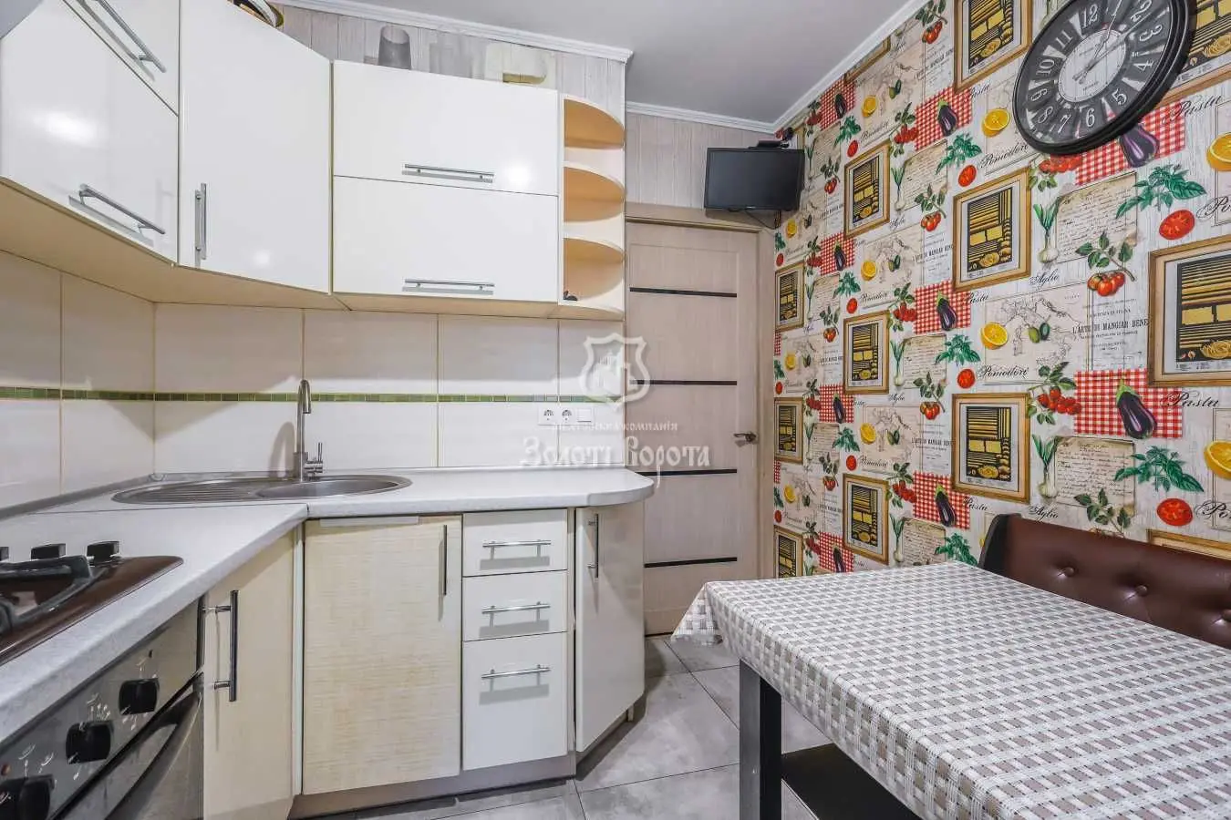 Фото Продаю 1-комнатную квартиру, 34.9 кв. м, Космонавта Волкова ул. 14 Киев, цена: 53000 USD, код 5996