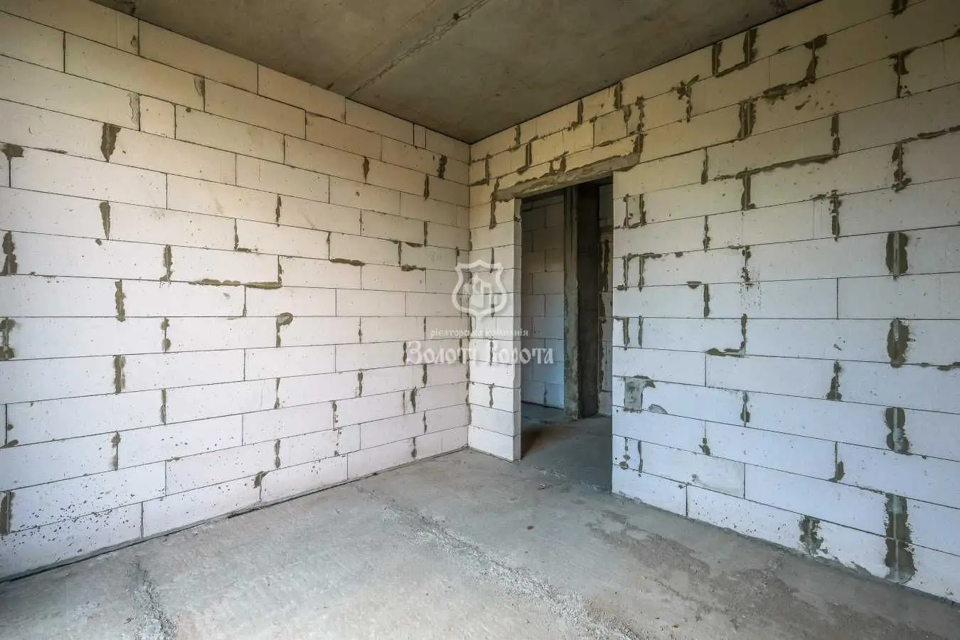 Фото Продаю 1-комнатную квартиру, 35.95 кв. м, Луговий пер. (Карла Маркса)  Киев, цена: 25000 USD, код 6006