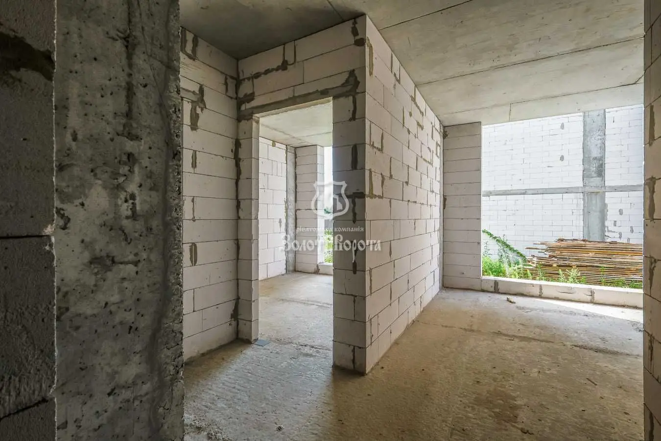 Фото Продаю 1-комнатную квартиру, 35.95 кв. м, Луговий пер. (Карла Маркса)  Киев, цена: 25000 USD, код 6006