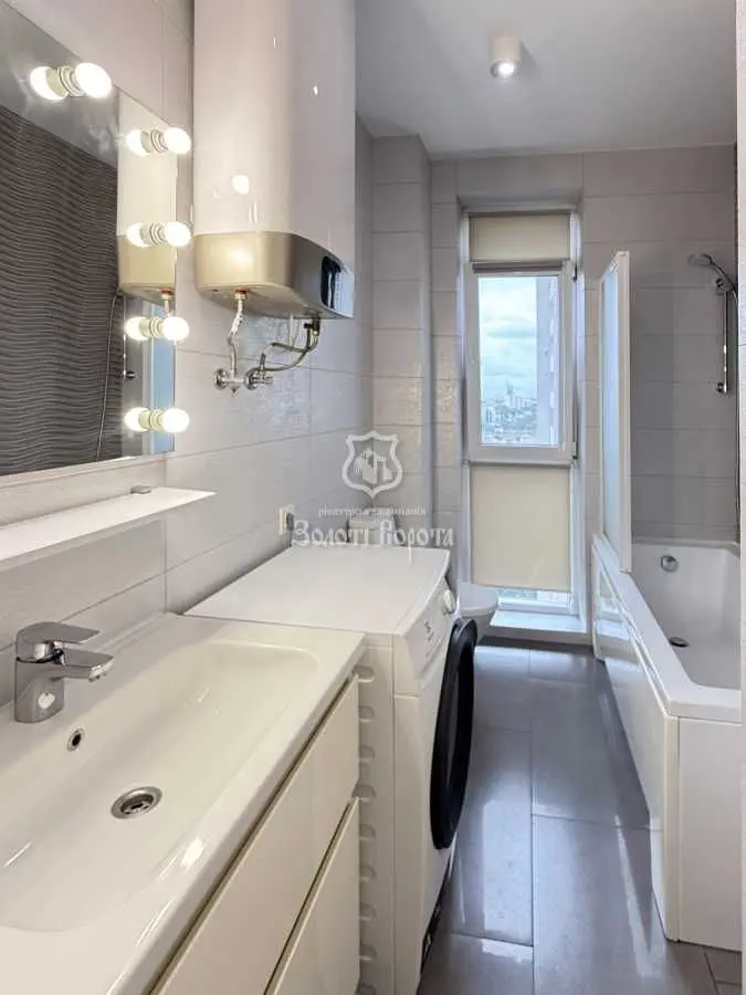Фото Продаю 1 кімнатну квартиру, 39.4 кв. м, Маршала Конєва вул.  Київ, ціна: 85000 USD, код 6010