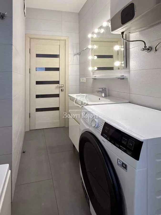 Фото Продаю 1 кімнатну квартиру, 39.4 кв. м, Маршала Конєва вул.  Київ, ціна: 85000 USD, код 6010