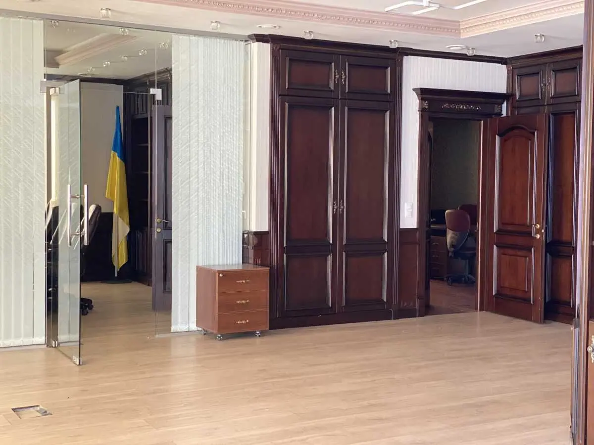 Фото Rent an office, Instytutska Street 18а Kyiv for long-term rent, price: 6000 USD, code 6014