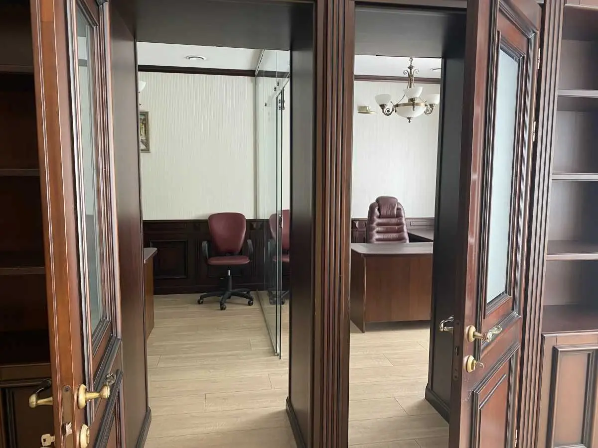 Фото Rent an office, Instytutska Street 18а Kyiv for long-term rent, price: 6000 USD, code 6014