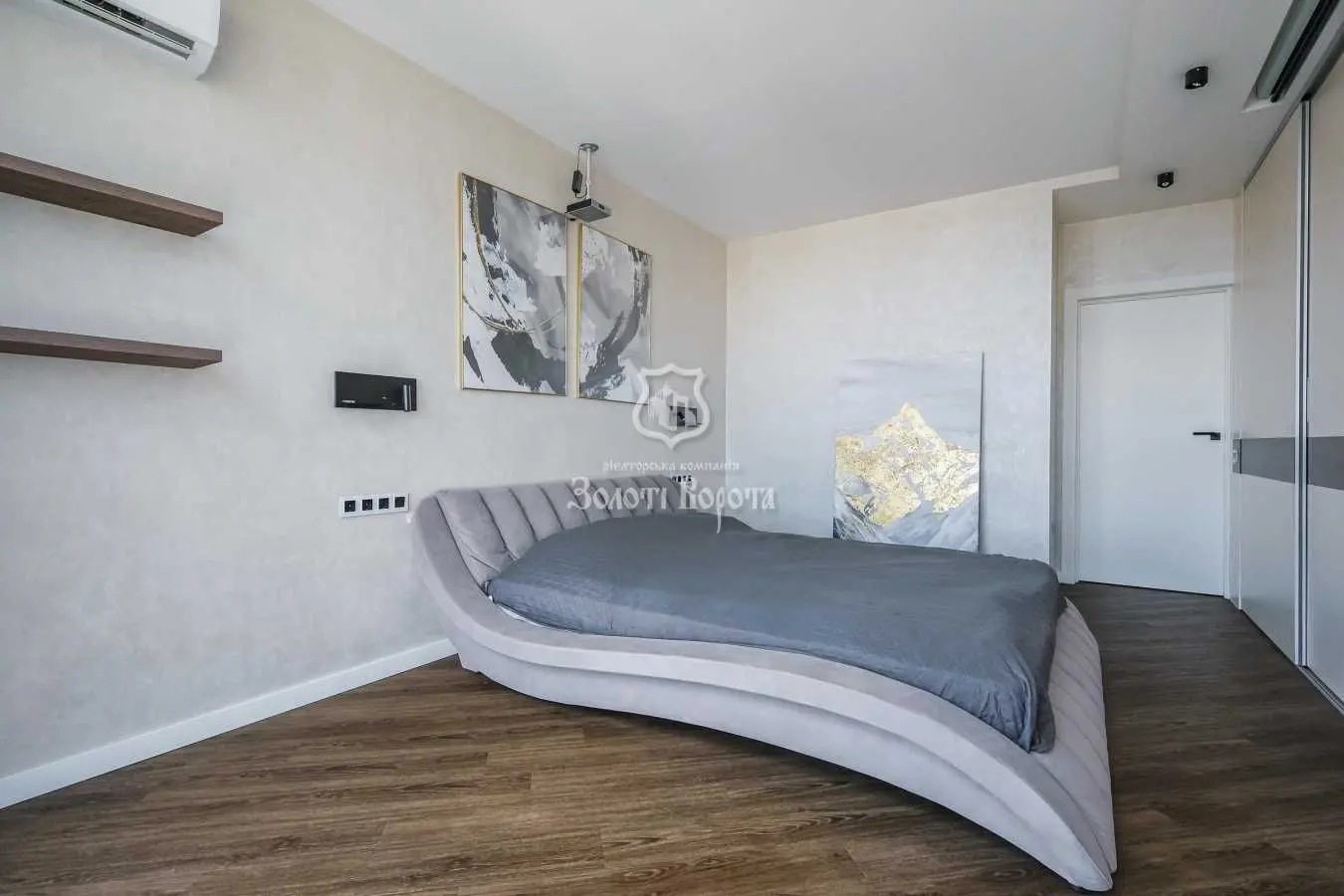 Фото Selling a 2-room apartment, 80.1 sq.m., Kyrylo-Mefodiivska Street 2 Kyiv, price: 230000 USD, code 6015