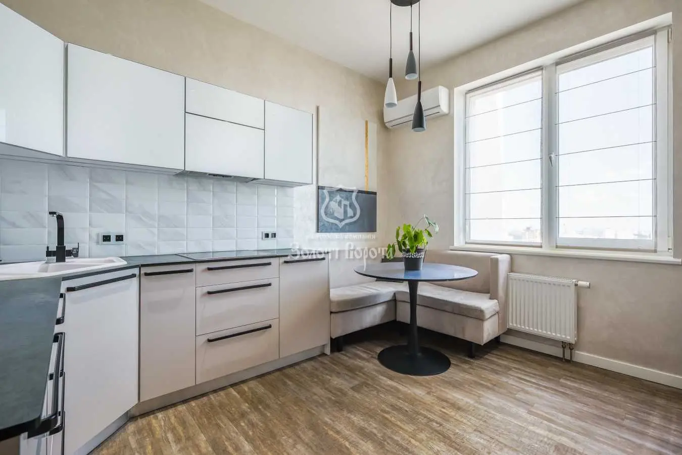 Фото Selling a 2-room apartment, 80.1 sq.m., Kyrylo-Mefodiivska Street 2 Kyiv, price: 230000 USD, code 6015