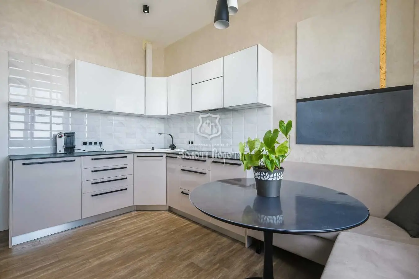 Фото Selling a 2-room apartment, 80.1 sq.m., Kyrylo-Mefodiivska Street 2 Kyiv, price: 230000 USD, code 6015