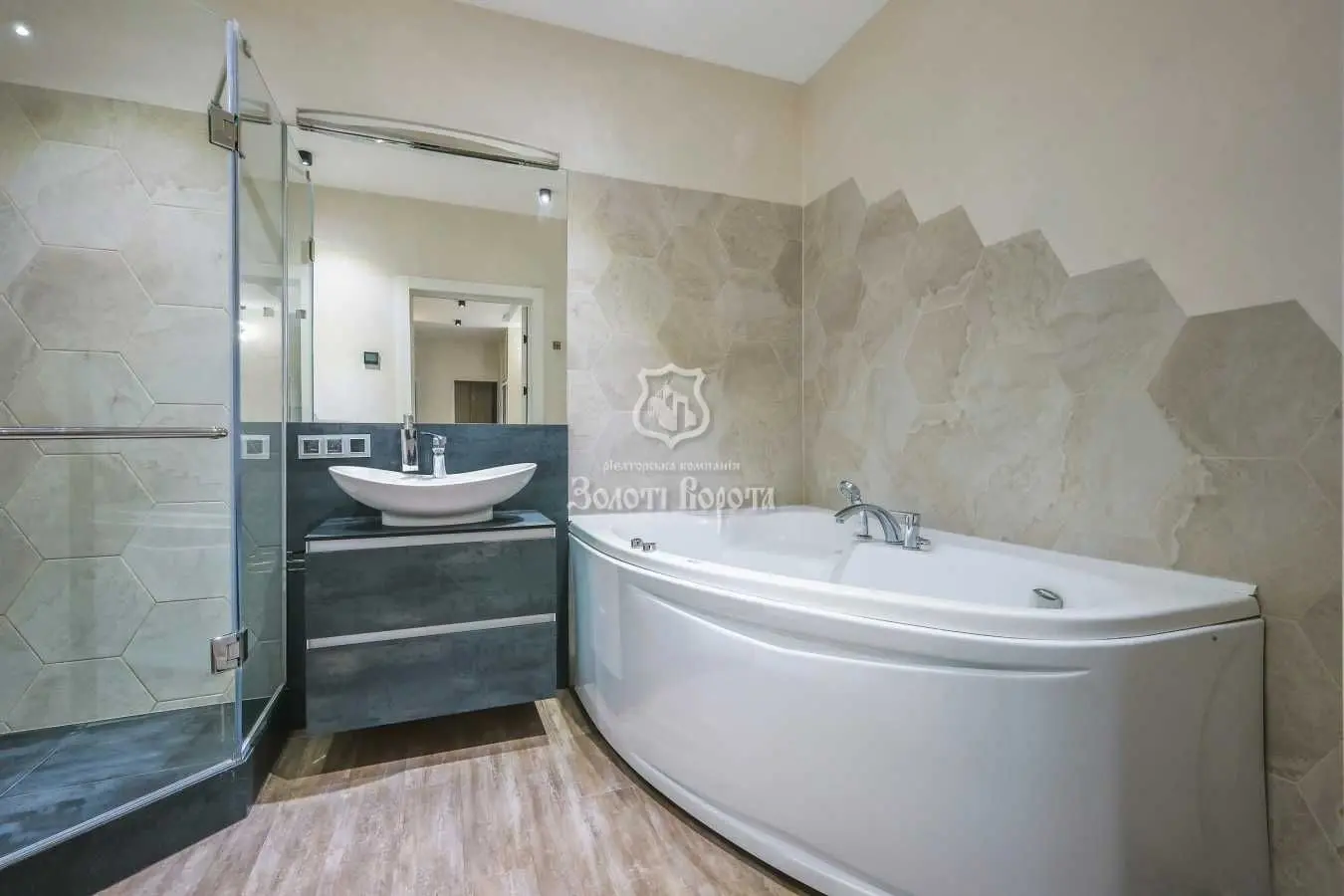 Фото Selling a 2-room apartment, 80.1 sq.m., Kyrylo-Mefodiivska Street 2 Kyiv, price: 230000 USD, code 6015