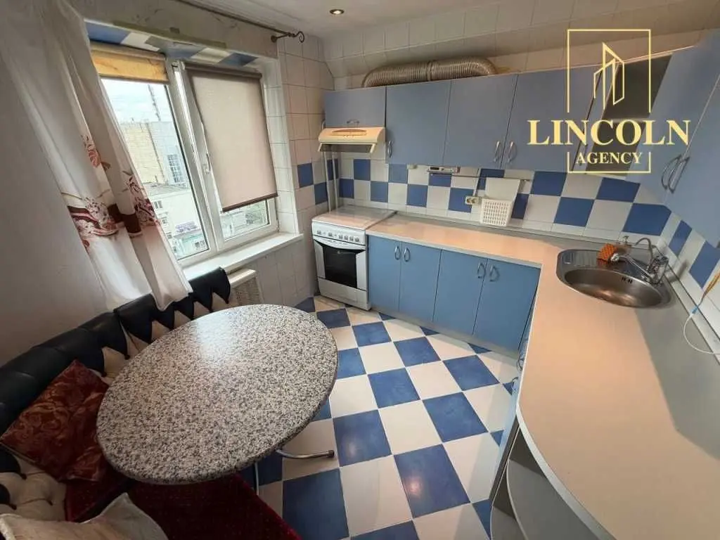 Фото Selling a 2-room apartment, 49 sq.m., Avtozavodska Street 25 Kyiv, price: 55000 USD, code 6018