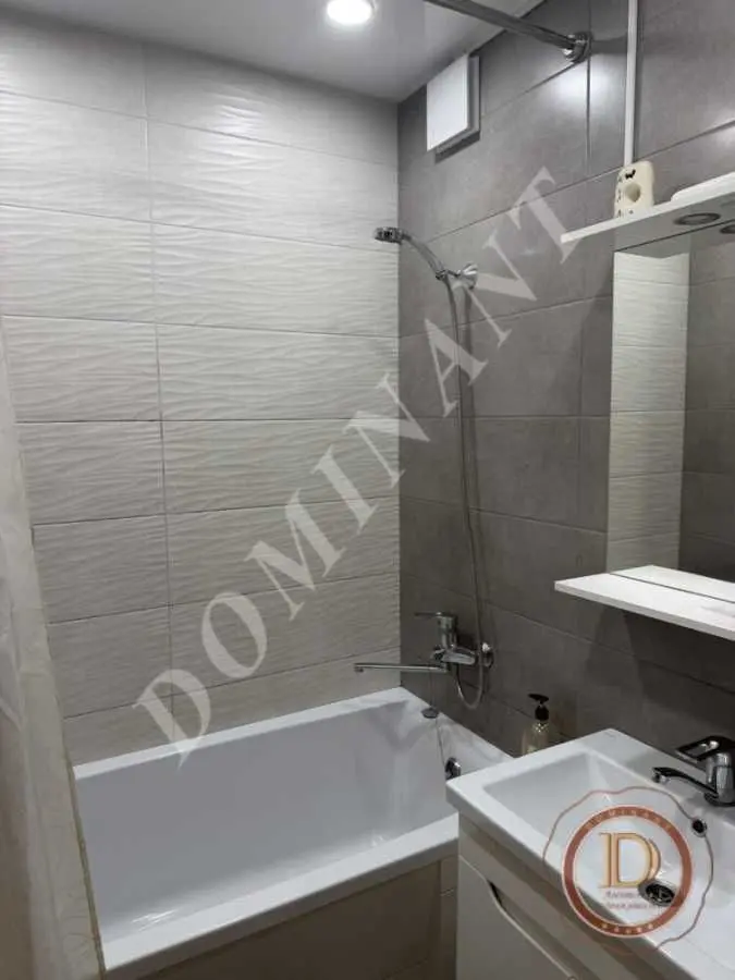 Фото Продаю 3 кімнатну квартиру, 70 кв. м, Залізнична вул.  Запоріжжя, ціна: 44999 USD, код 6023