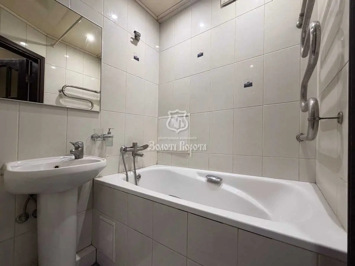 Фото Selling a 3-room apartment, 63.2 sq.m., Lesi Ukrainky Boulevard 14 Kyiv, price: 88000 USD, code 6024