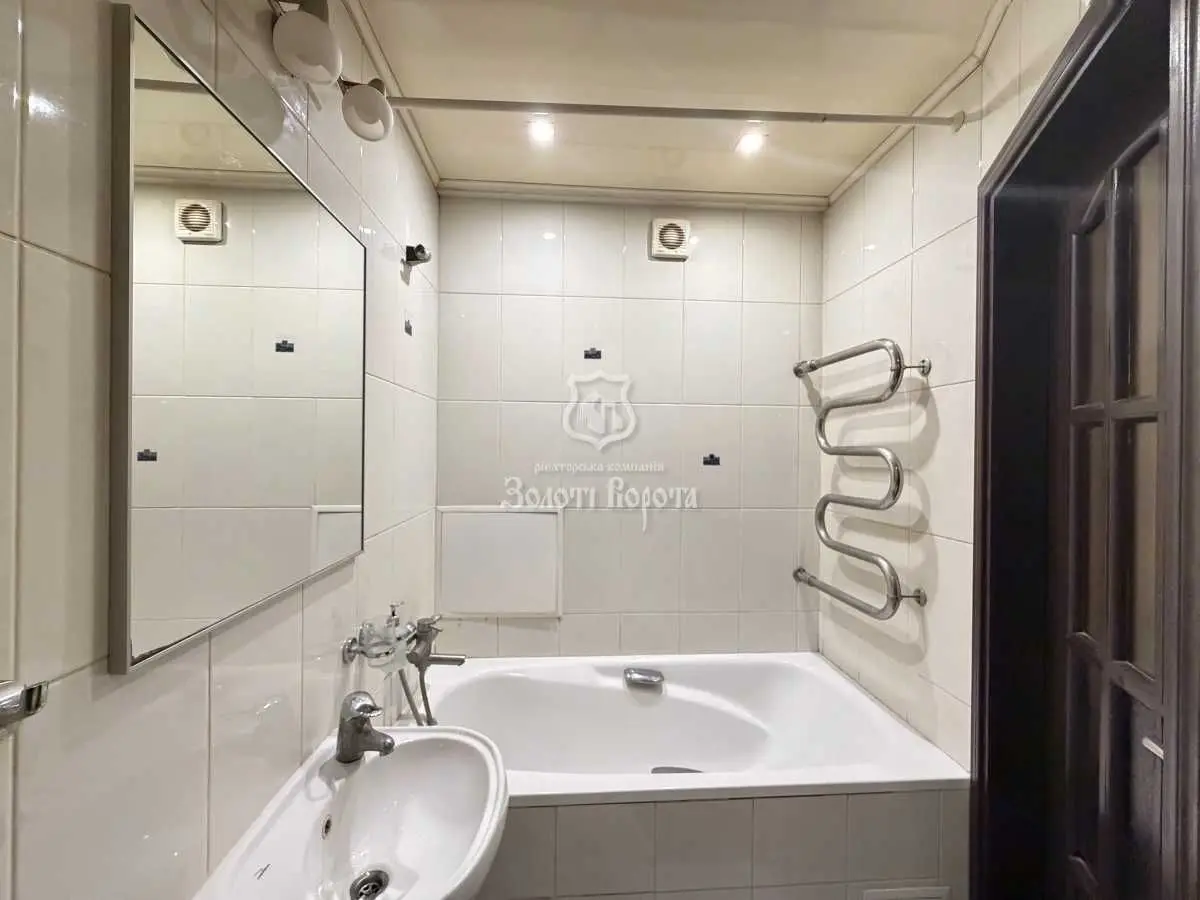 Фото Selling a 3-room apartment, 63.2 sq.m., Lesi Ukrainky Boulevard 14 Kyiv, price: 88000 USD, code 6024