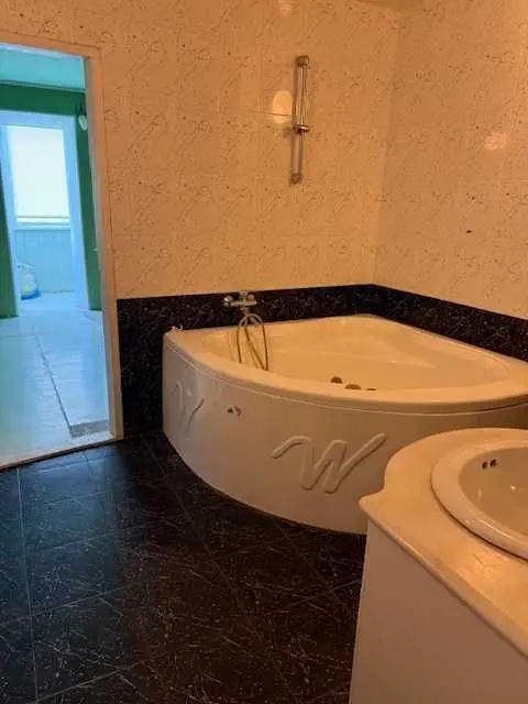 Фото Продаю 3 кімнатну квартиру, 110 кв. м, Добровольського просп. 137 Одеса, ціна: 58000 USD, код 6036