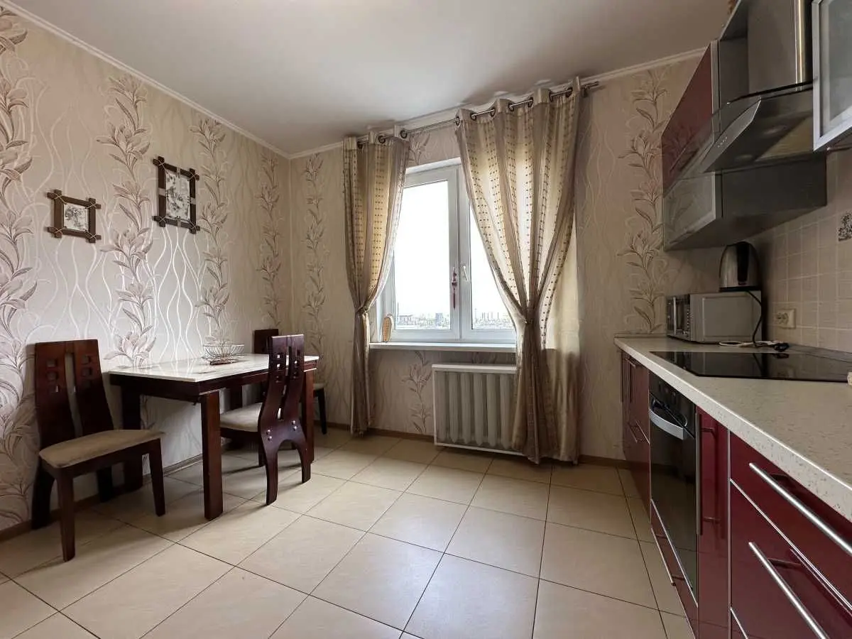 Фото Зняти 2 кімнатну квартиру, Краківська вул. 13а Київ в довгострокову оренду, ціна: 19000 UAH, код 6055