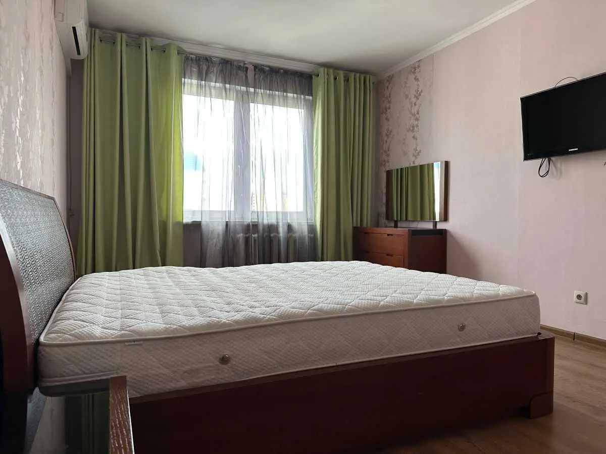 Фото Зняти 2 кімнатну квартиру, Краківська вул. 13а Київ в довгострокову оренду, ціна: 19000 UAH, код 6055
