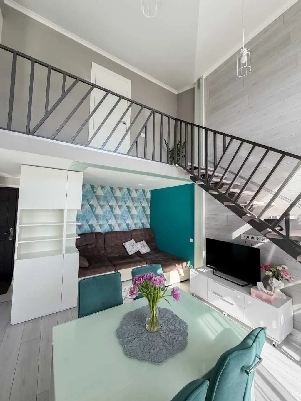 Фото Selling a 2-room apartment, 56.4 sq.m., Liskivska Street  Kyiv, price: 99000 USD, code 6063
