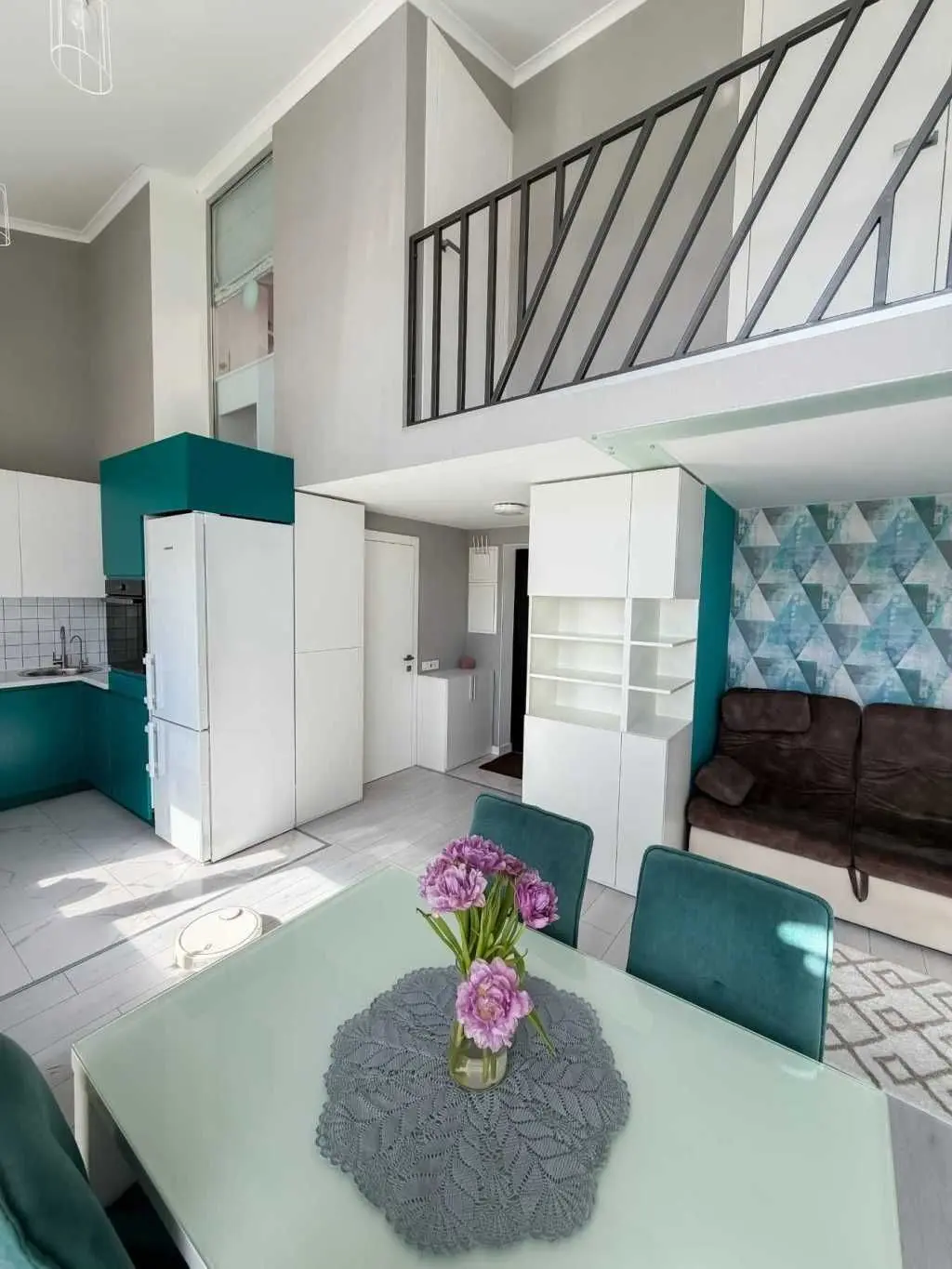 Фото Selling a 2-room apartment, 56.4 sq.m., Liskivska Street  Kyiv, price: 99000 USD, code 6063