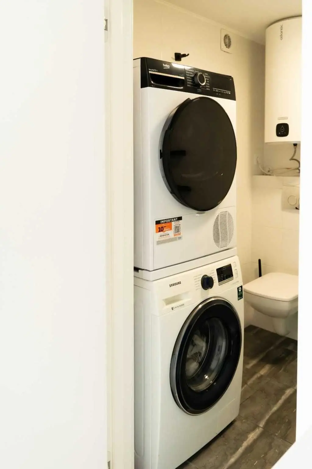 Фото Selling a 2-room apartment, 56.4 sq.m., Liskivska Street  Kyiv, price: 99000 USD, code 6063