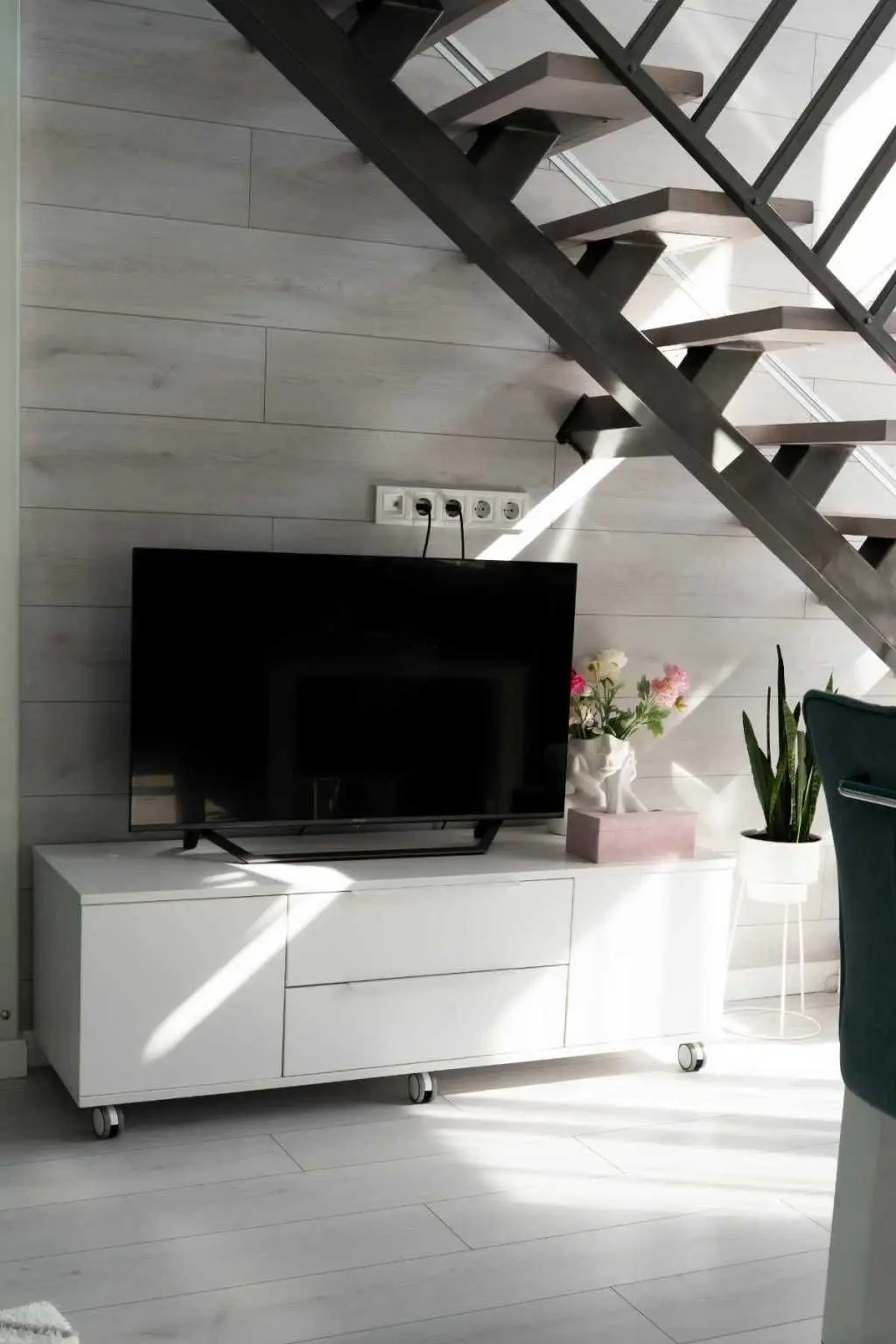 Фото Selling a 2-room apartment, 56.4 sq.m., Liskivska Street  Kyiv, price: 99000 USD, code 6063