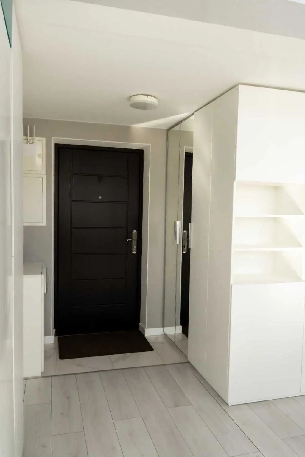 Фото Selling a 2-room apartment, 56.4 sq.m., Liskivska Street  Kyiv, price: 99000 USD, code 6063