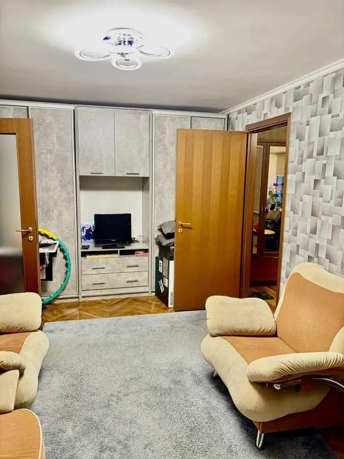 Фото Selling a 2-room apartment, 44 sq.m., Saliutna Street 9 Kyiv, price: 62000 USD, code 6075