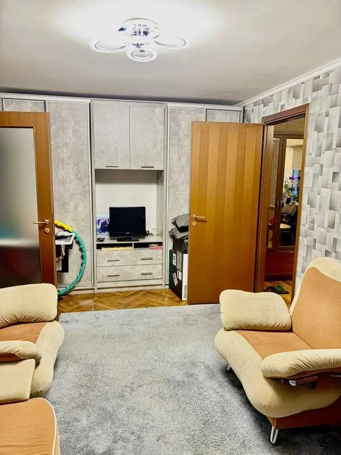 Фото Selling a 2-room apartment, 44 sq.m., Saliutna Street 9 Kyiv, price: 62000 USD, code 6075