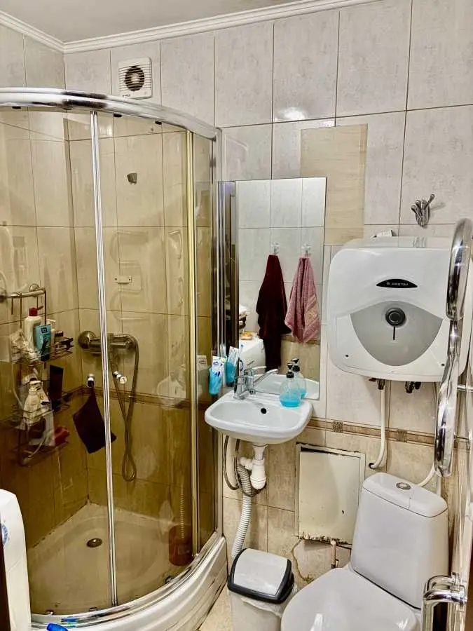 Фото Selling a 2-room apartment, 44 sq.m., Saliutna Street 9 Kyiv, price: 62000 USD, code 6075