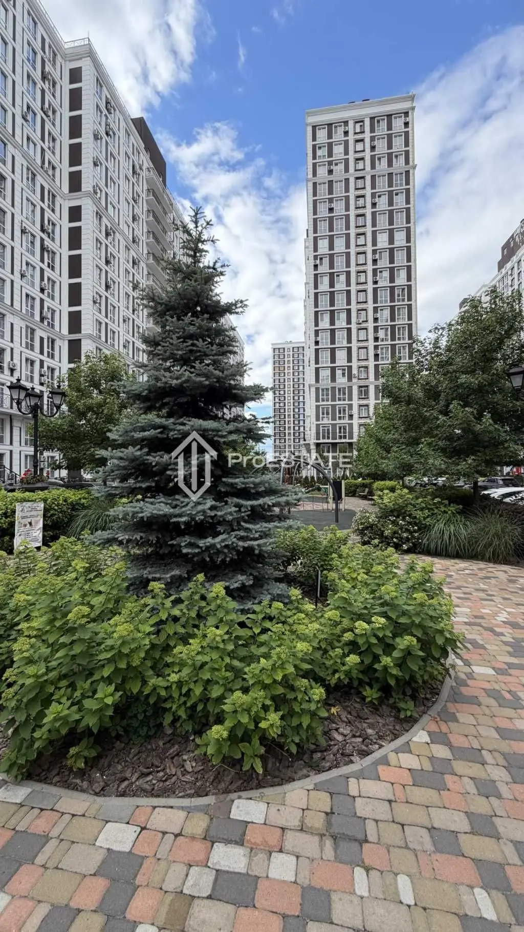 Фото Selling a 1-room apartment, 29 sq.m., Mykhaila Maksymovycha Street (Onufriia Trutenka Street)  Kyiv, price: 55000 USD, code 6092