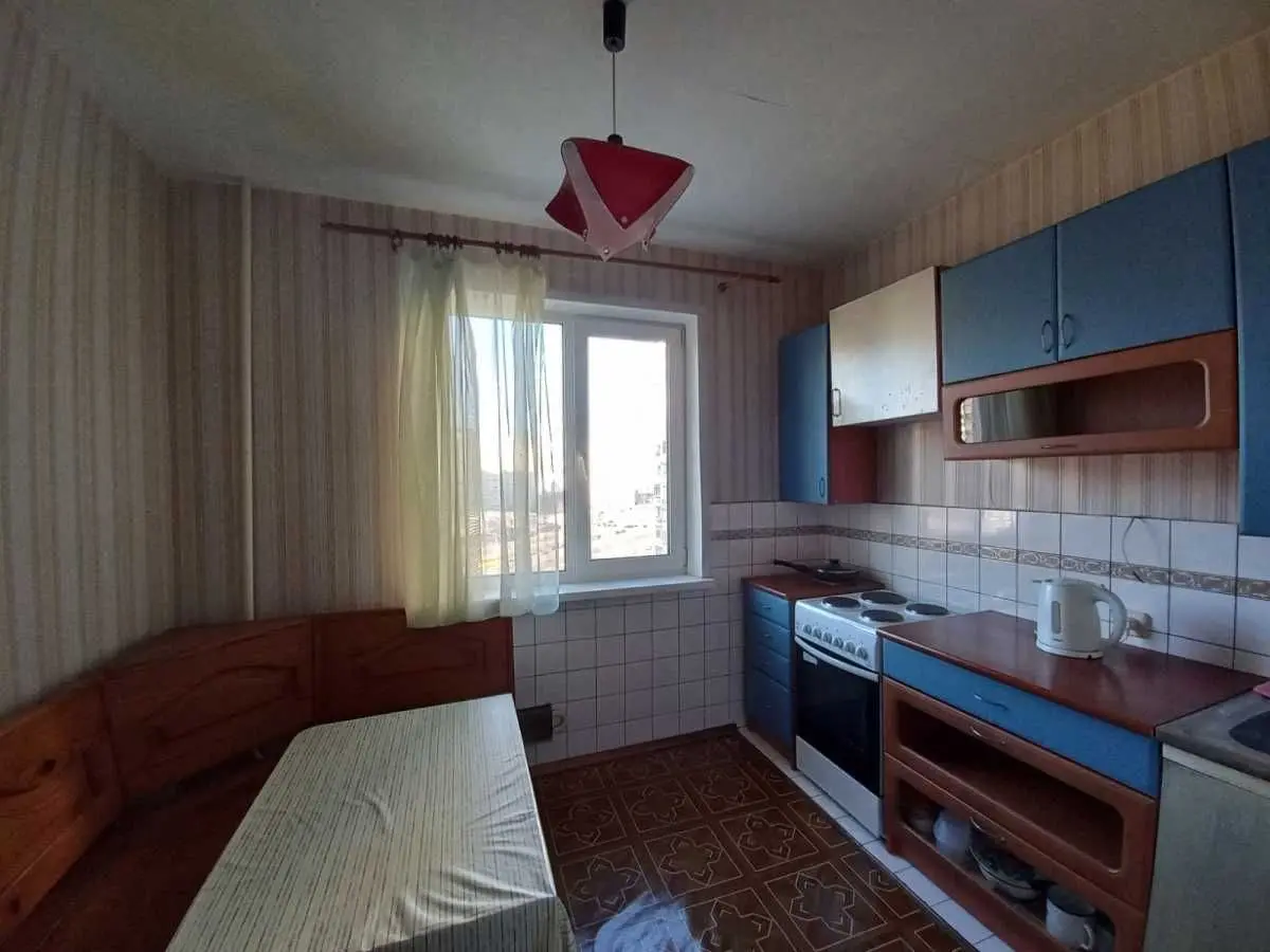 Фото Зняти 3 кімнатну квартиру, Анни Ахматової вул. 19 Київ в довгострокову оренду, ціна: 5000 UAH, код 6103