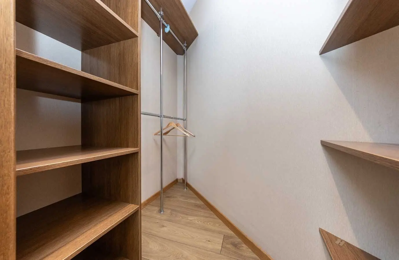 Фото Selling a 2-room apartment, 86 sq.m., Holosiivska Street 13б Kyiv, price: 187000 USD, code 6104