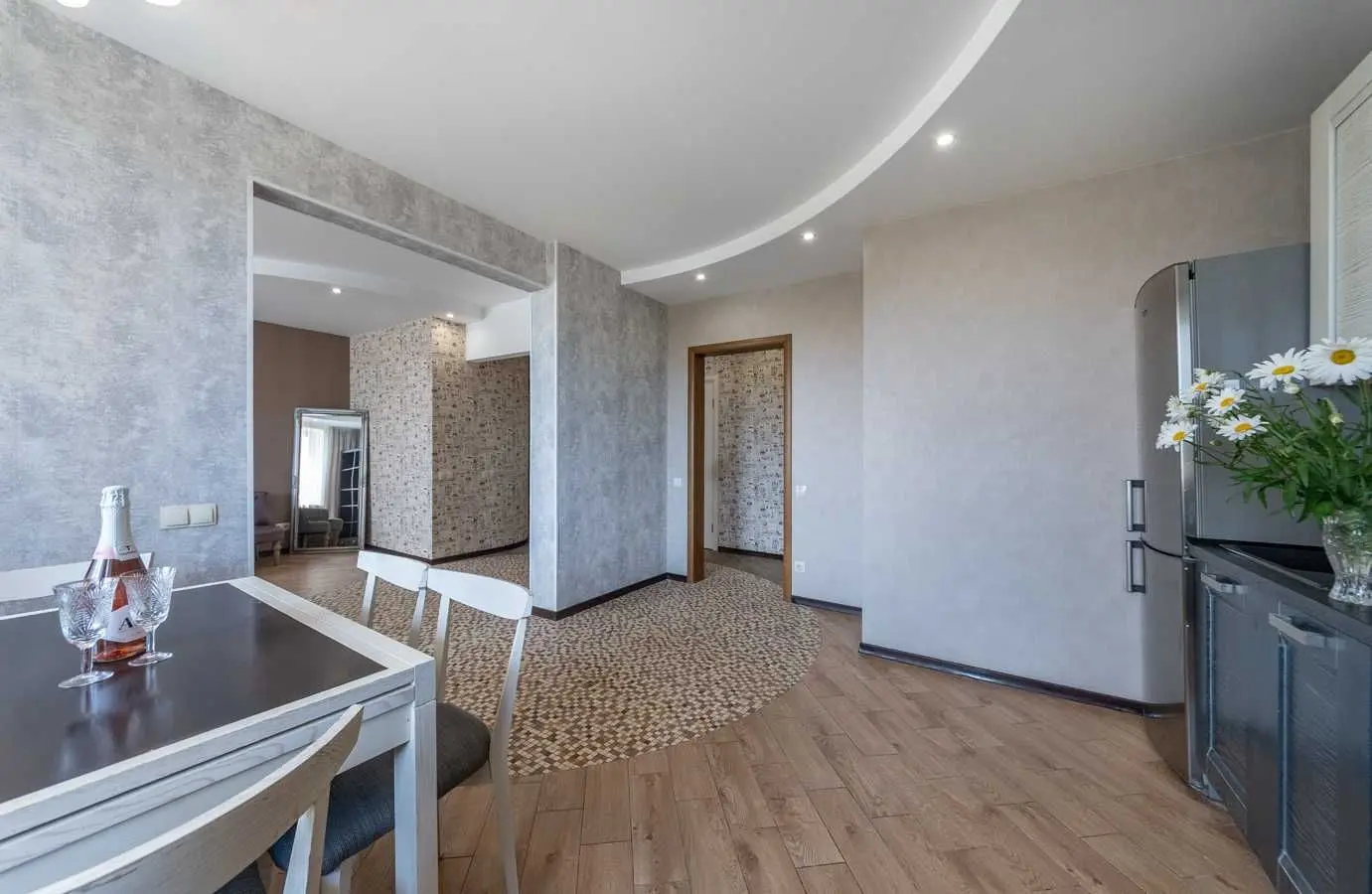Фото Selling a 2-room apartment, 86 sq.m., Holosiivska Street 13б Kyiv, price: 187000 USD, code 6104