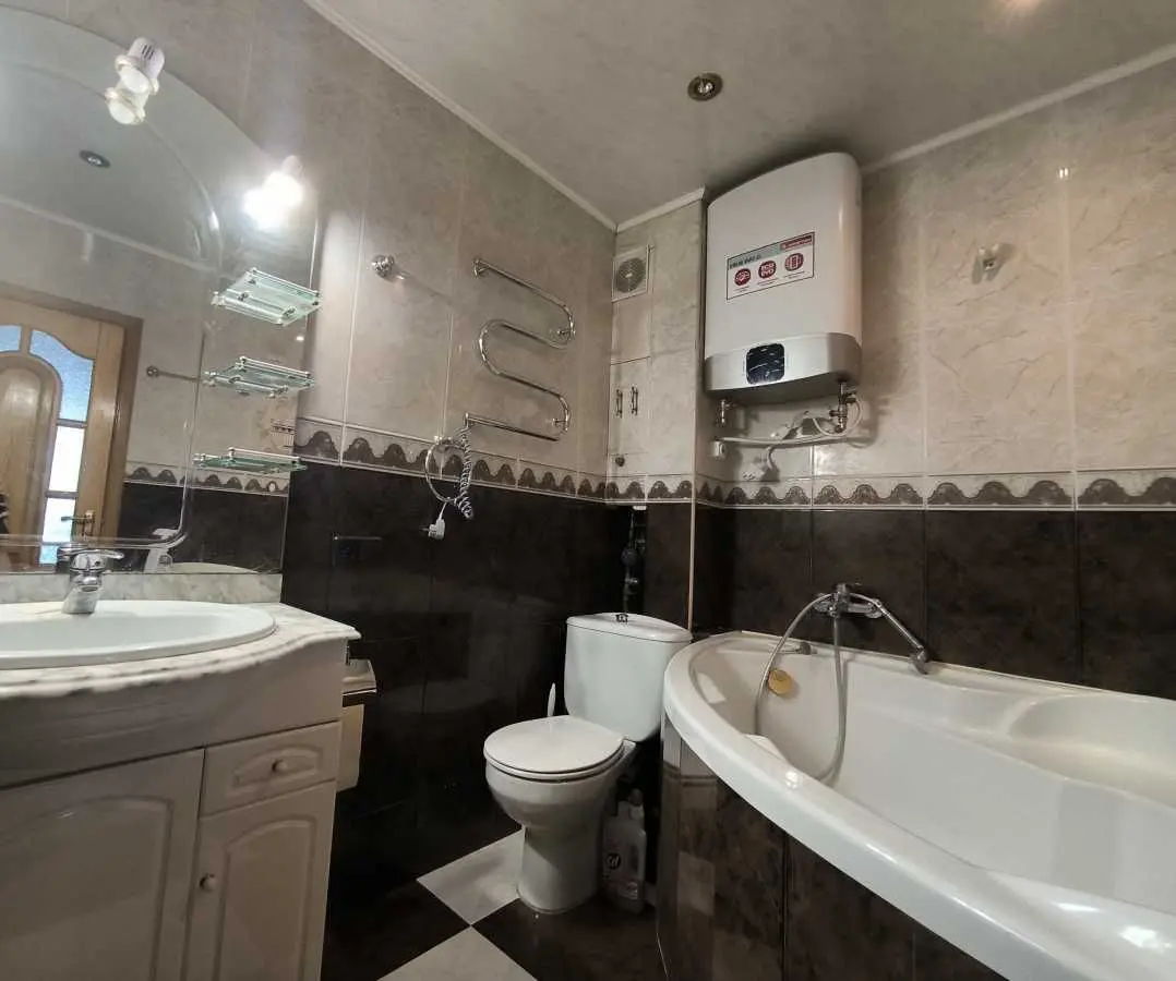 Фото Продаю 3 кімнатну квартиру, 69 кв. м, Івана Миколайчука вул. (Березняківська) 17 Київ, ціна: 82000 USD, код 6105