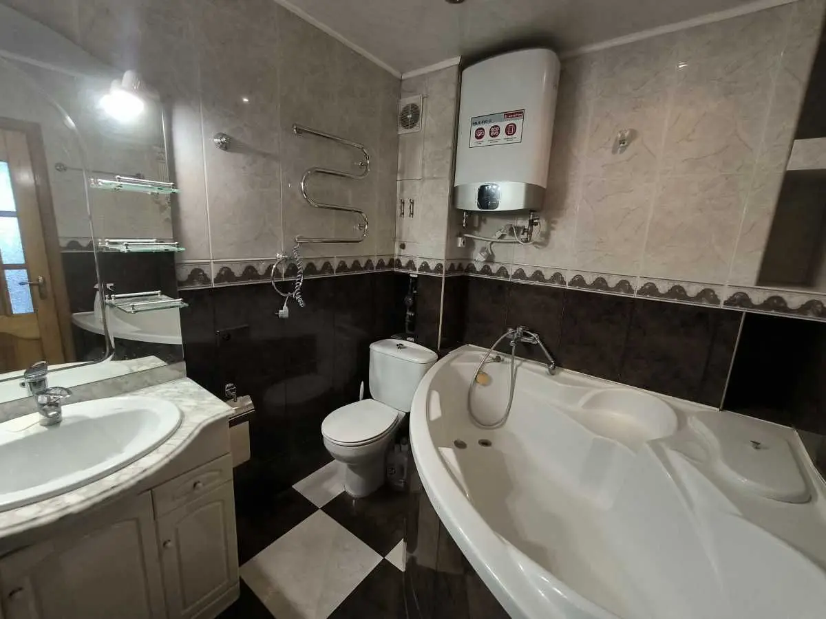 Фото Продаю 3 кімнатну квартиру, 69 кв. м, Івана Миколайчука вул. (Березняківська) 17 Київ, ціна: 82000 USD, код 6105