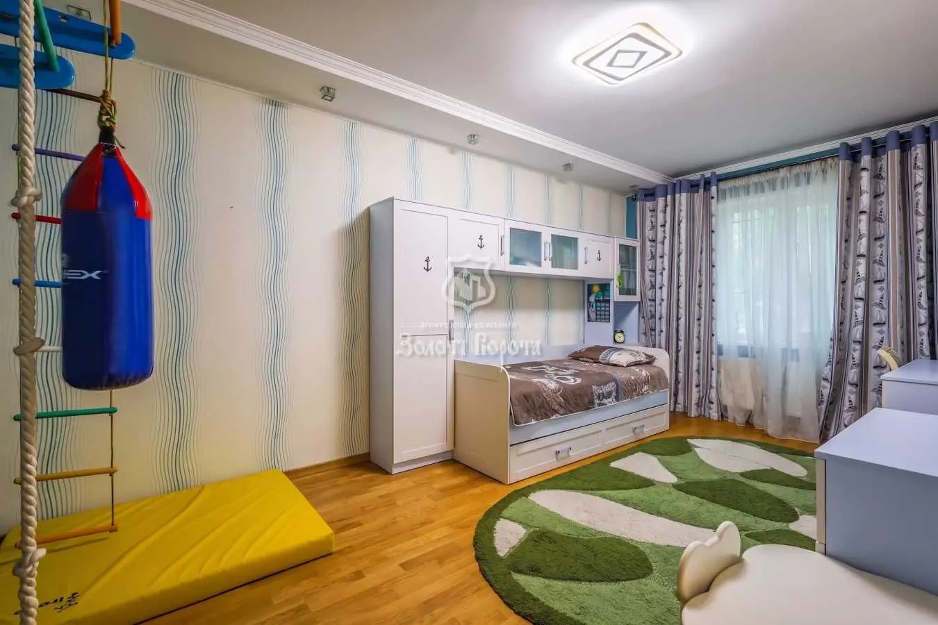 Фото Продаю 3-комнатную квартиру, 98.6 кв. м, Святоюрьевская ул.  Вишнёвое, цена: 155000 USD, код 6106