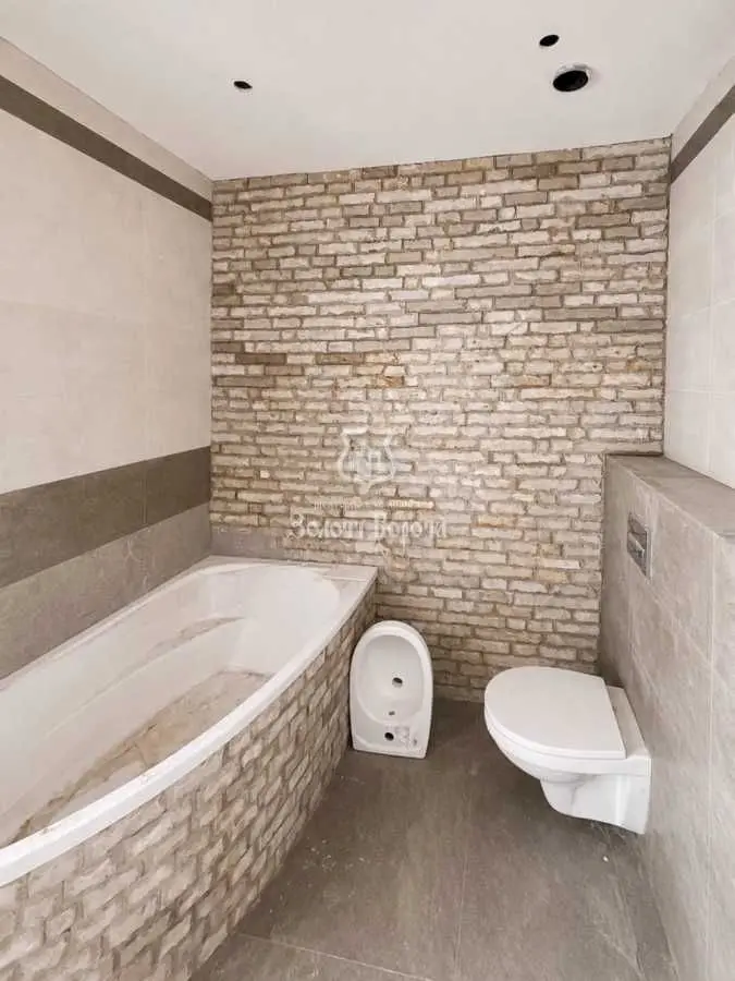 Фото Продаю будинок, 130 кв. м, Осещина, ціна: 120000 USD, код 6118