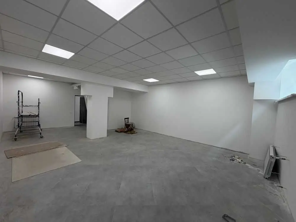 Фото Продаю офис, 47.7 кв. м, Глубочицкая ул. 17 Киев, цена: 59700 USD, код 6120