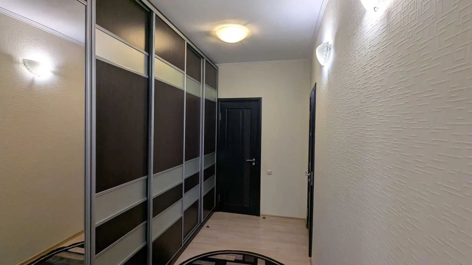 Фото Продаю 1 кімнатну квартиру, 60 кв. м, Урлівська вул. 11/44 Київ, ціна: 118000 USD, код 6124