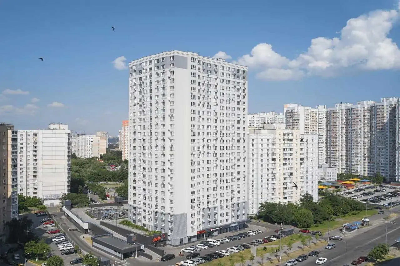 Фото Продаю 1 кімнатну квартиру, 41 кв. м, Драгоманова вул. 10 Київ, ціна: 105000 USD, код 6125