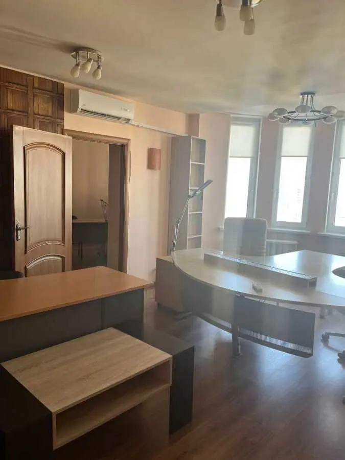 Фото Rent an office, Sribnokilska Street 22 Kyiv for long-term rent, price: 10001 UAH, code 6131